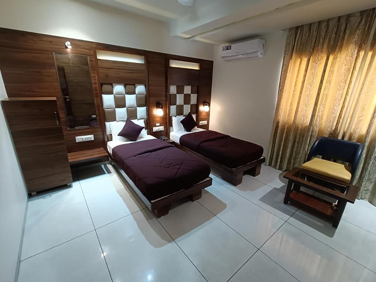 Hotel Viram Pārdi Екстериор снимка